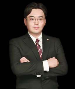 사건담당변호사 이재윤