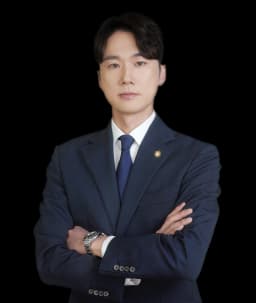 사건담당변호사 장지운